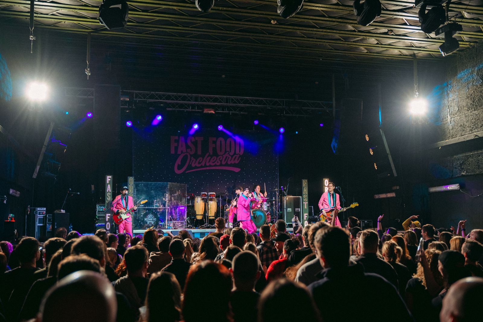 Fast-Food-Orchestra-Helenine-oci-DagMarkl-21.jpg