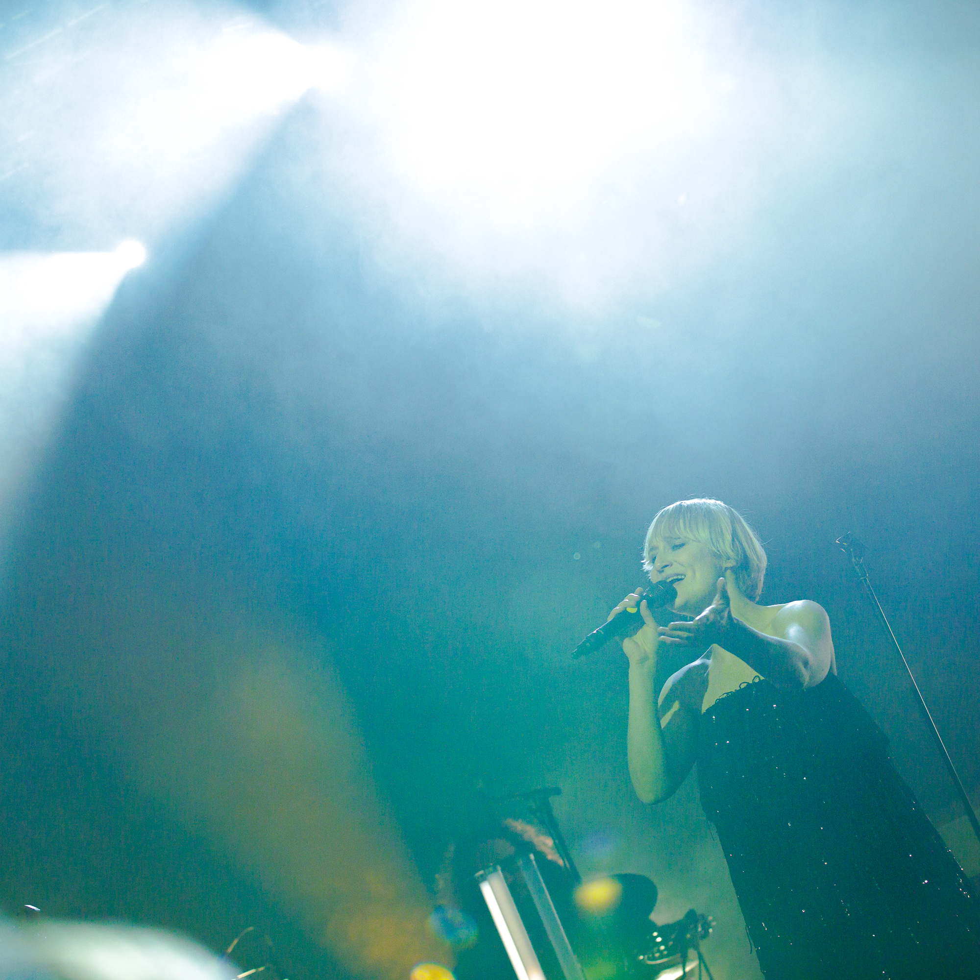 Hooverphonic-Fleda-Paveska-2021-16-8S0A9949-small.jpg